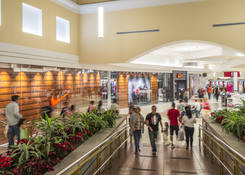 Improving shopping centers in urban 